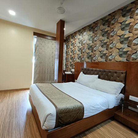 Hotel Arton Regency Near Terminal 2 Airport 孟买 外观 照片