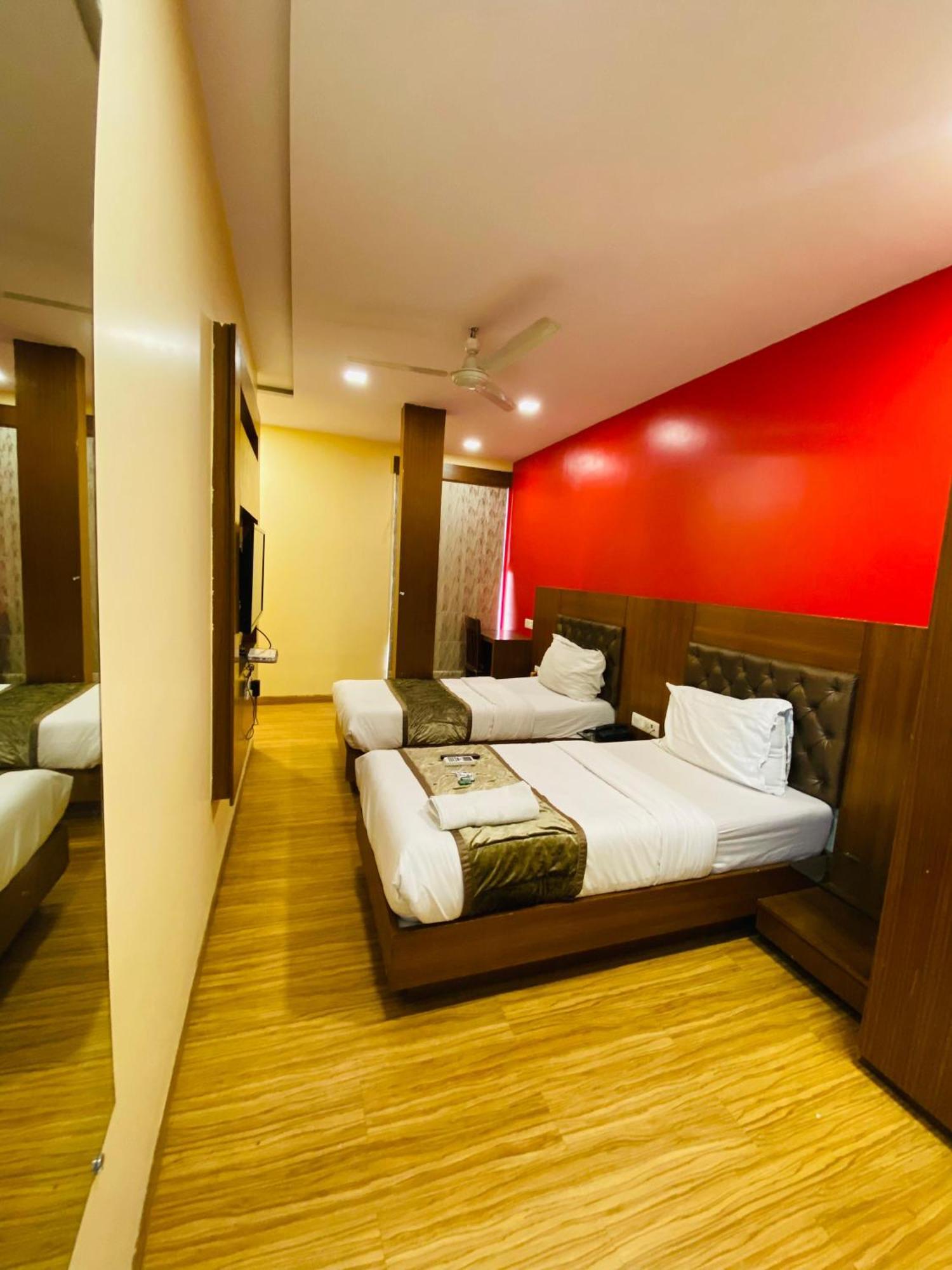 Hotel Arton Regency Near Terminal 2 Airport 孟买 外观 照片