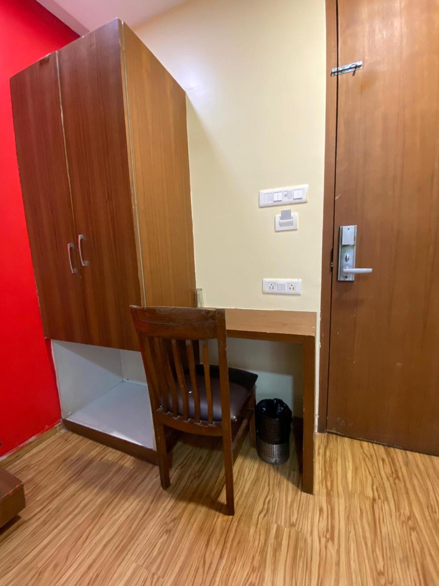 Hotel Arton Regency Near Terminal 2 Airport 孟买 外观 照片