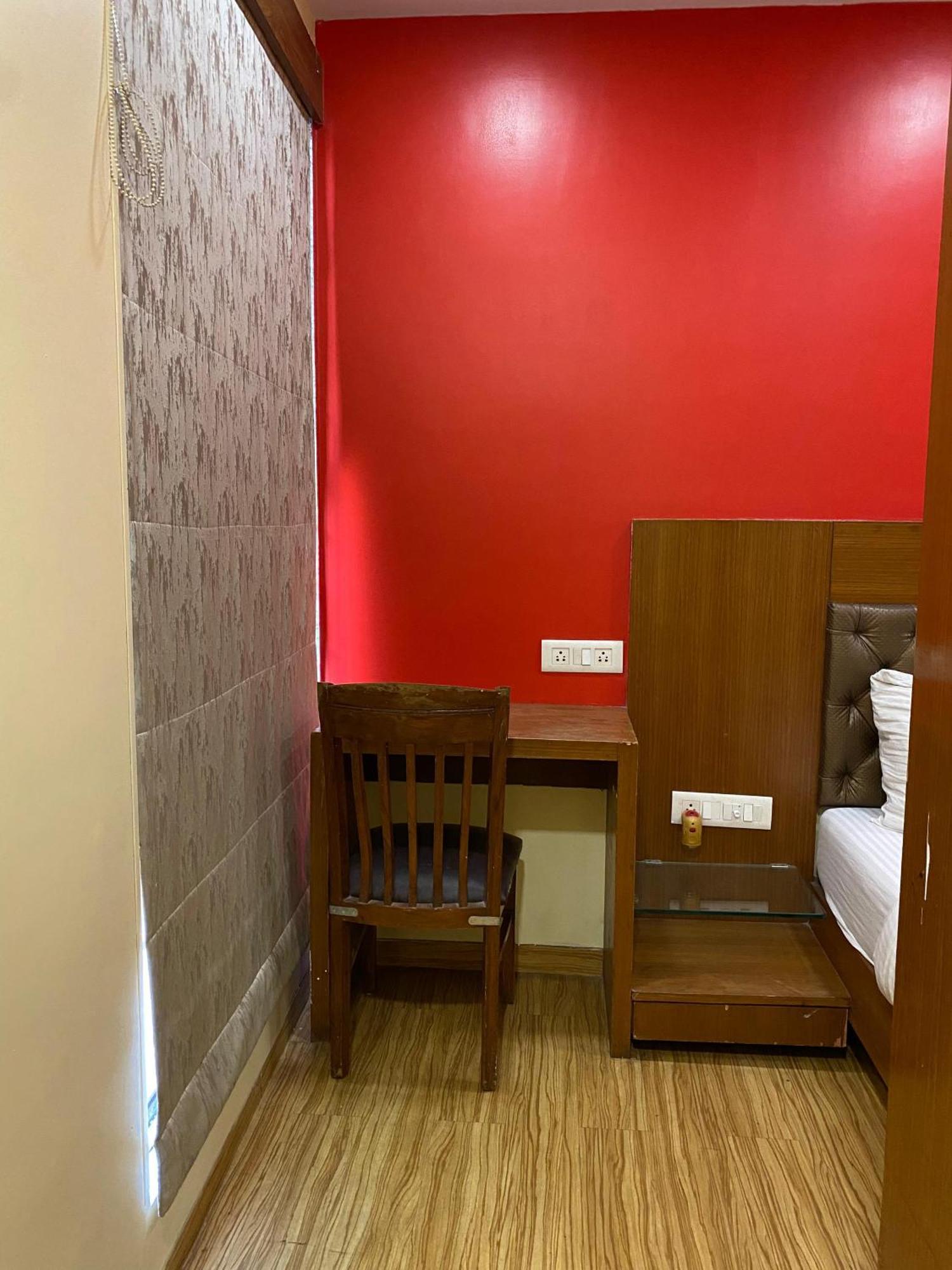 Hotel Arton Regency Near Terminal 2 Airport 孟买 外观 照片