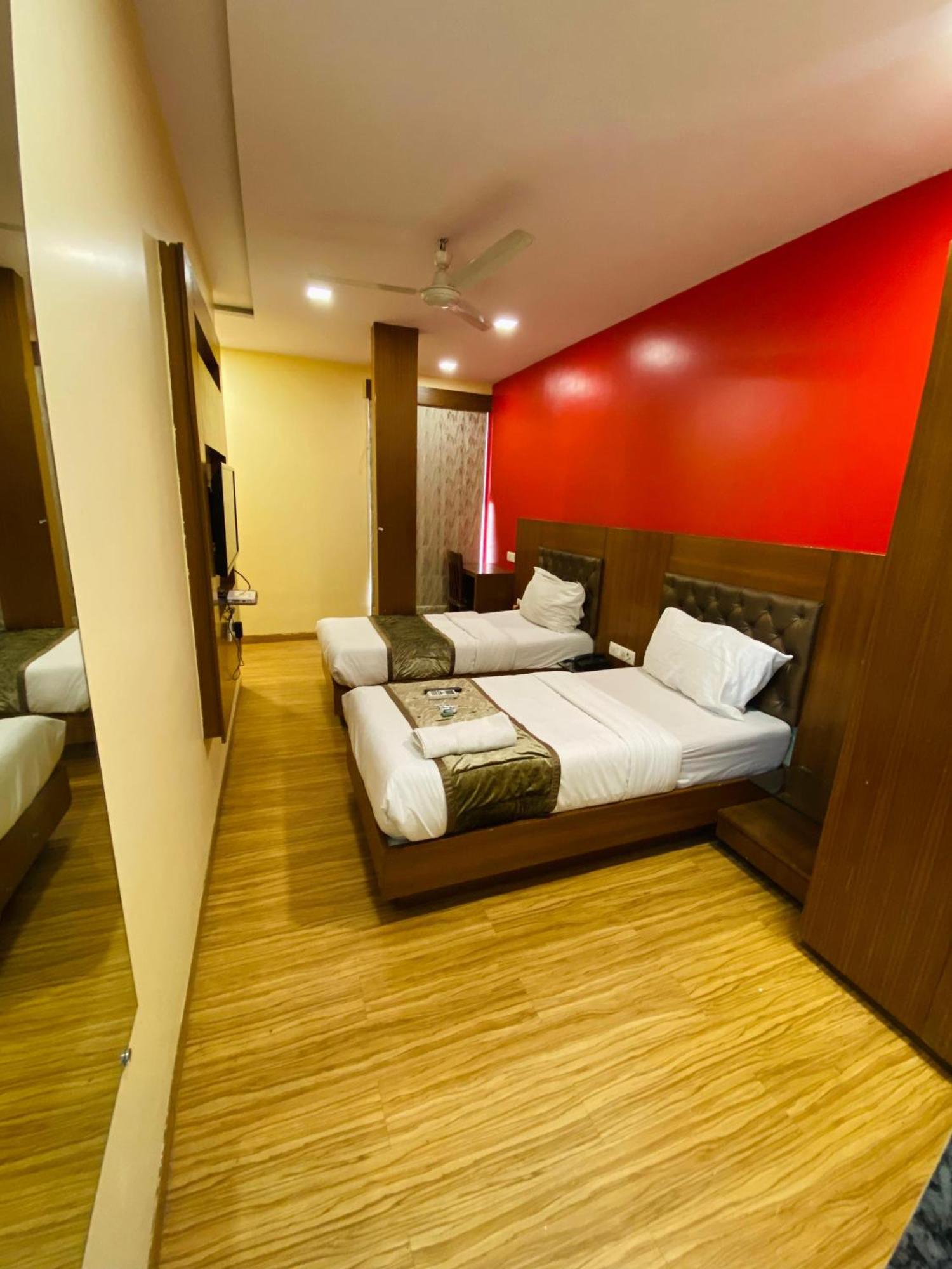 Hotel Arton Regency Near Terminal 2 Airport 孟买 外观 照片